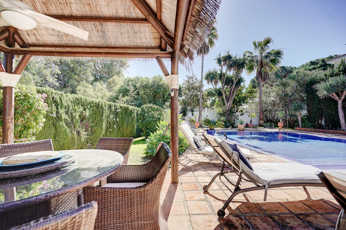 Se vende Villa - Chalet de 3 dormitorios en Costa Del Sol, Málaga, España