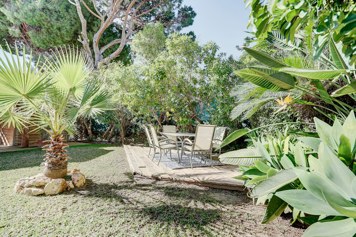 Se vende Villa - Chalet de 3 dormitorios en Costa Del Sol, Málaga, España