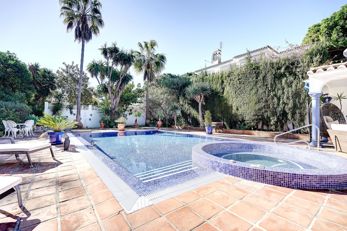 Se vende Villa - Chalet de 3 dormitorios en Costa Del Sol, Málaga, España