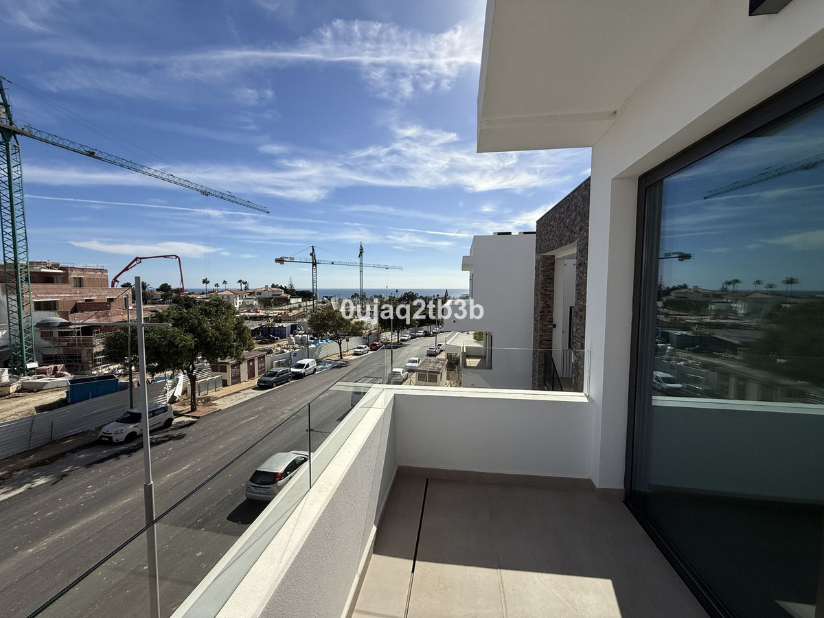 3 Bed Apartment for sale in Estepona Costa Del Sol, Málaga, Spain