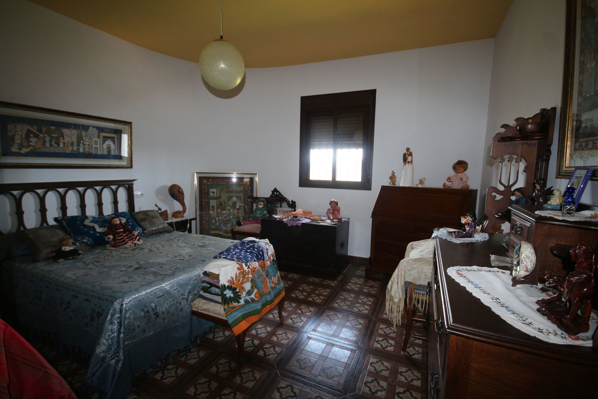 20 Bed Townhouse for sale in Almogía Costa Del Sol, Málaga, Spain