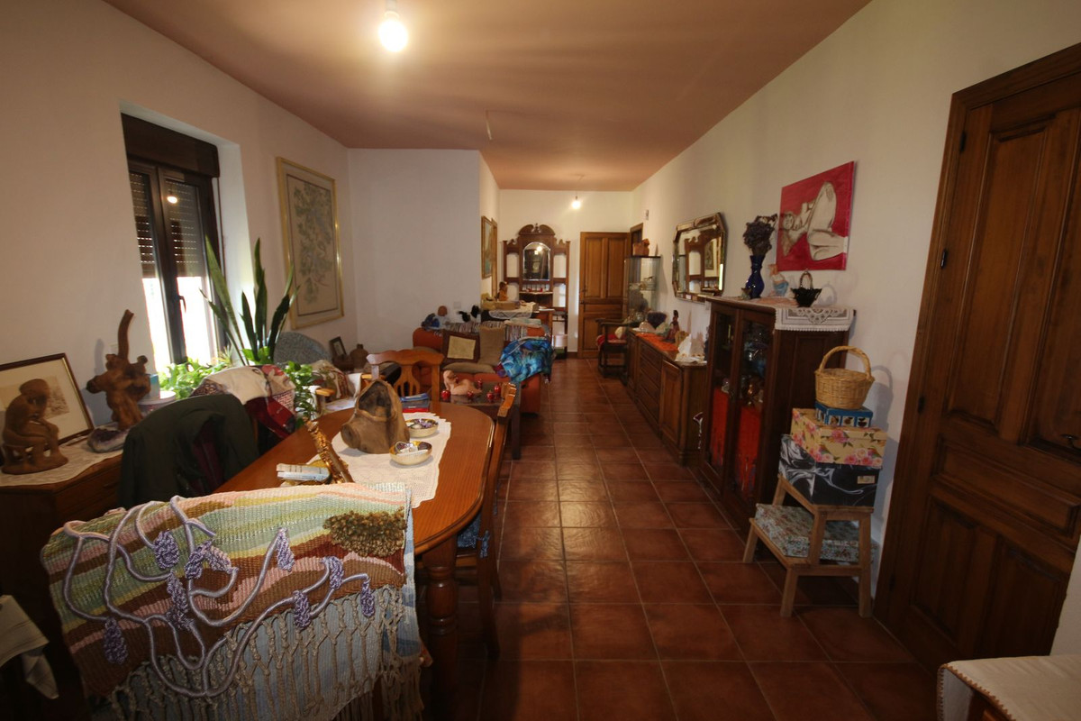 20 Bed Townhouse for sale in Almogía Costa Del Sol, Málaga, Spain