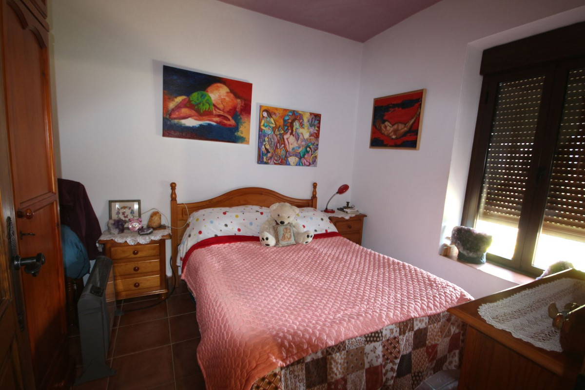 20 Bed Townhouse for sale in Almogía Costa Del Sol, Málaga, Spain