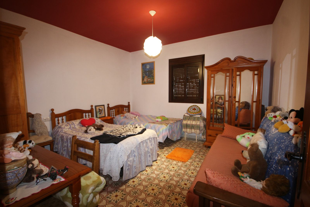 20 Bed Townhouse for sale in Almogía Costa Del Sol, Málaga, Spain