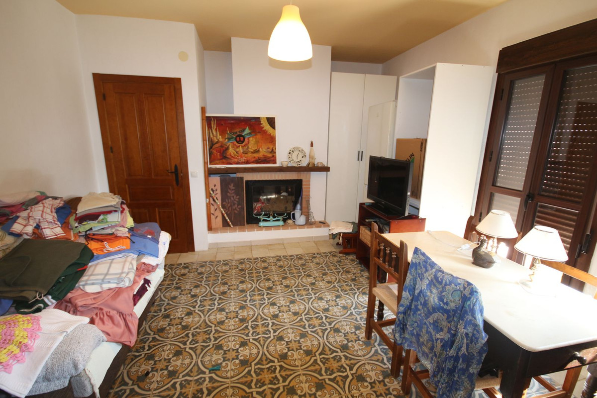 20 Bed Townhouse for sale in Almogía Costa Del Sol, Málaga, Spain