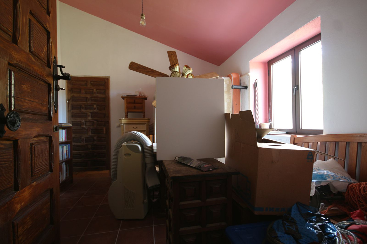 20 Bed Townhouse for sale in Almogía Costa Del Sol, Málaga, Spain