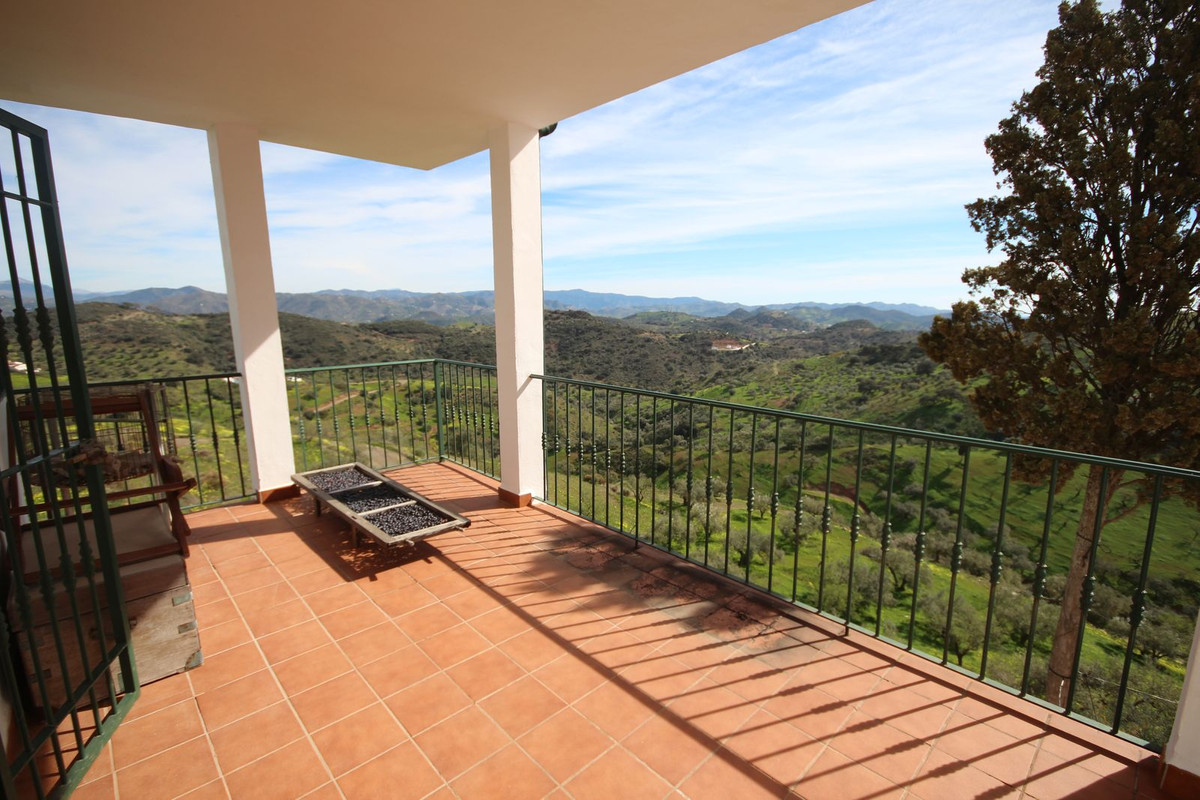 20 Bed Townhouse for sale in Almogía Costa Del Sol, Málaga, Spain