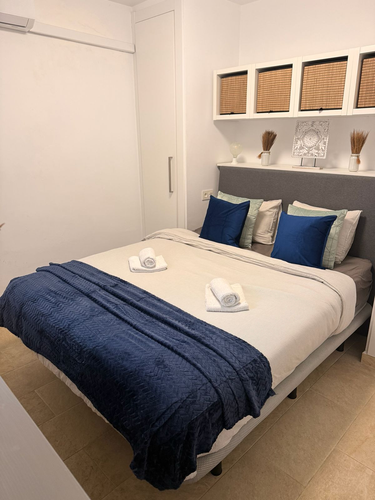 2 Bed Apartment for sale in La Carihuela Costa Del Sol, Málaga, Spain