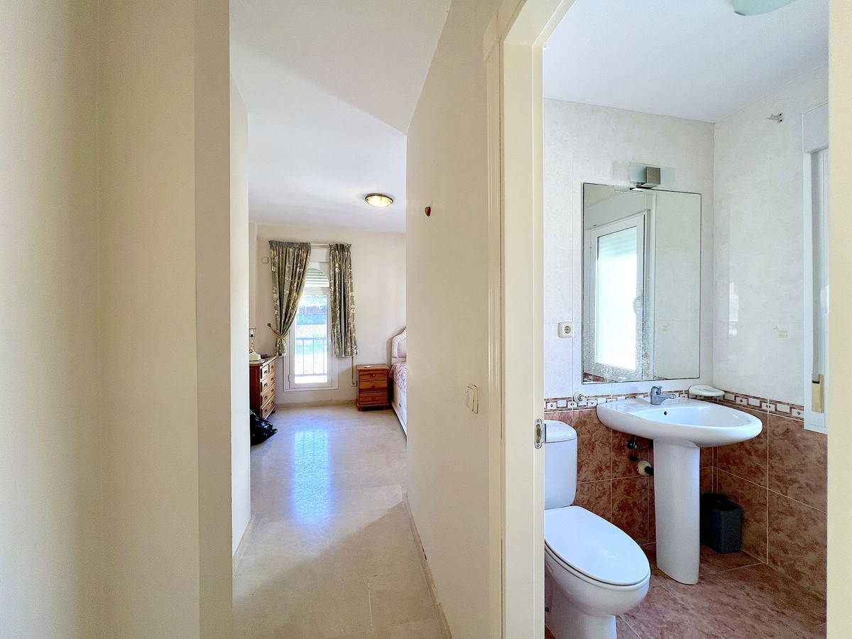 Se vende Pareada de 3 dormitorios en Costa Del Sol, Málaga, España