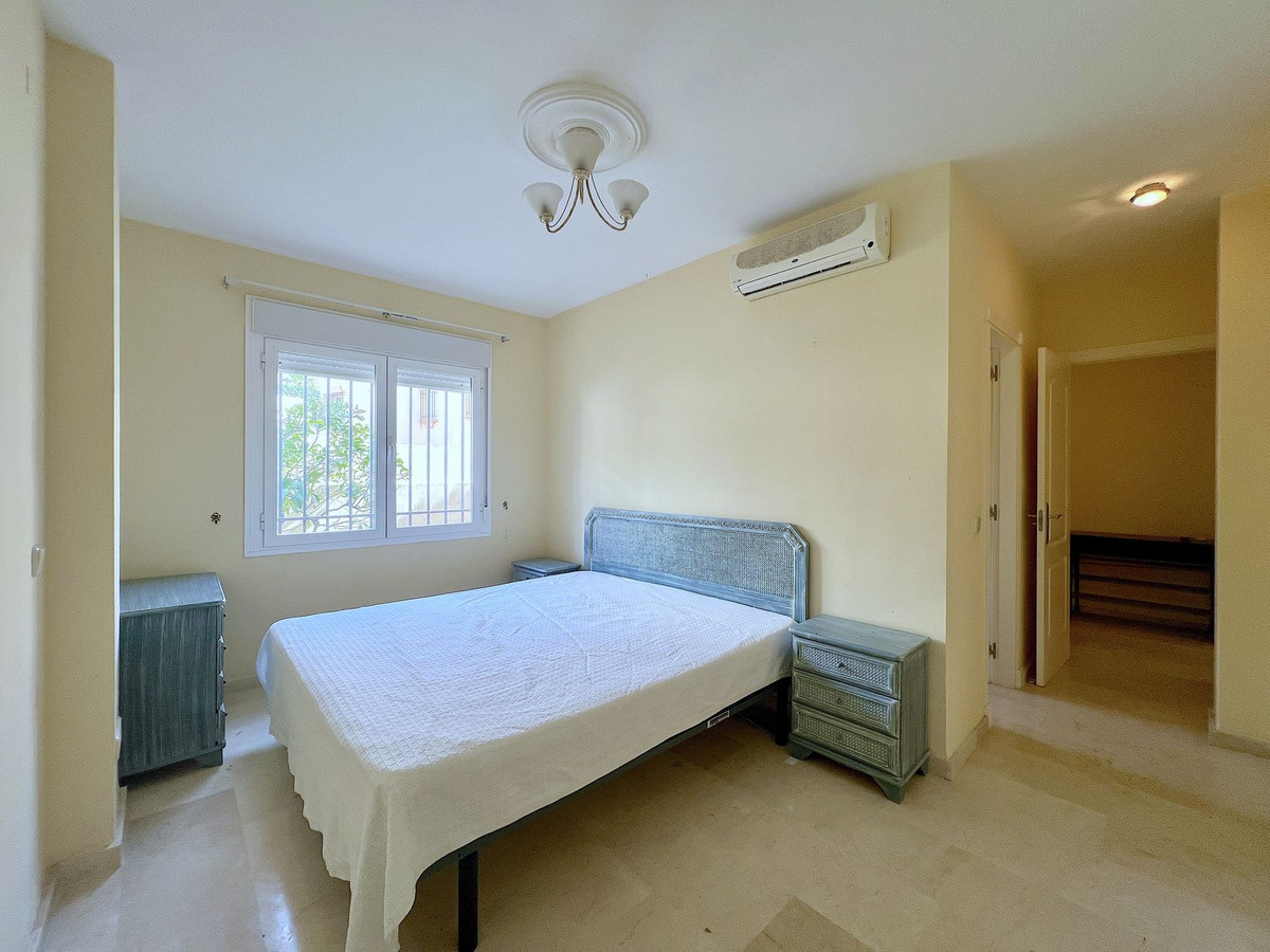 Se vende Pareada de 3 dormitorios en Costa Del Sol, Málaga, España