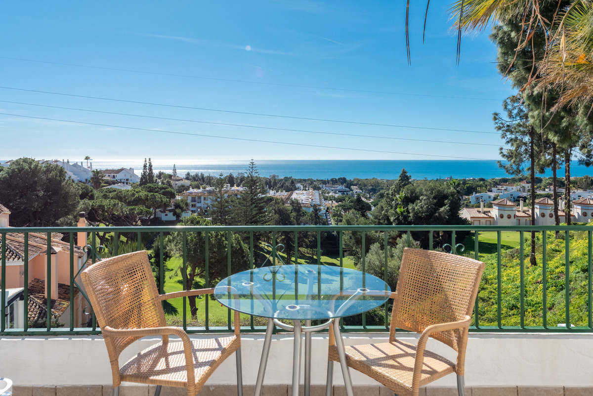 1 Bed Apartment for sale in Calahonda Costa Del Sol, Málaga, Spain