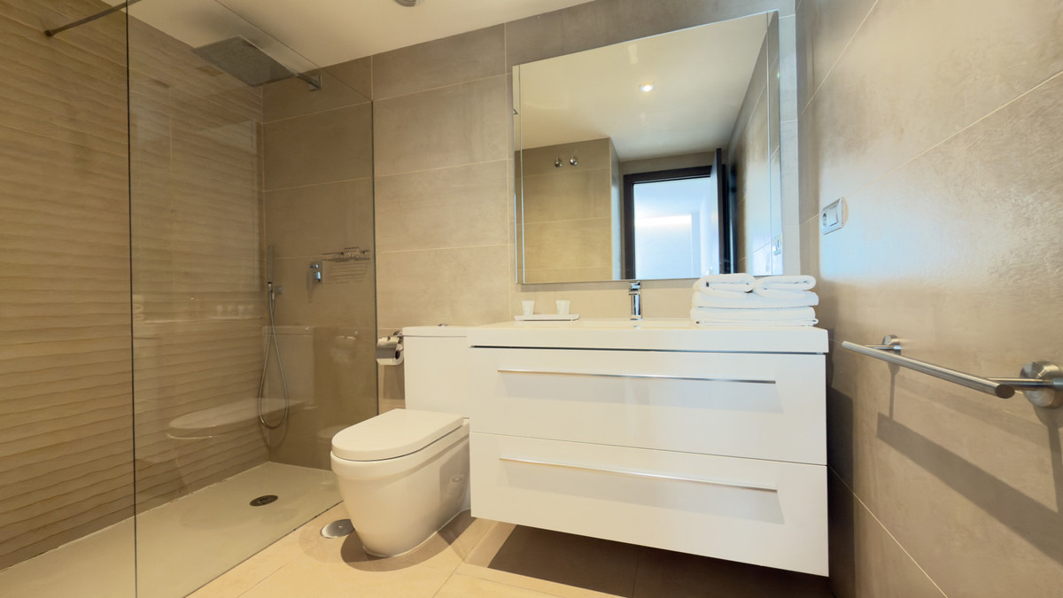 3 Bed Apartment for sale in San Pedro De Alcántara Costa Del Sol, Málaga, Spain