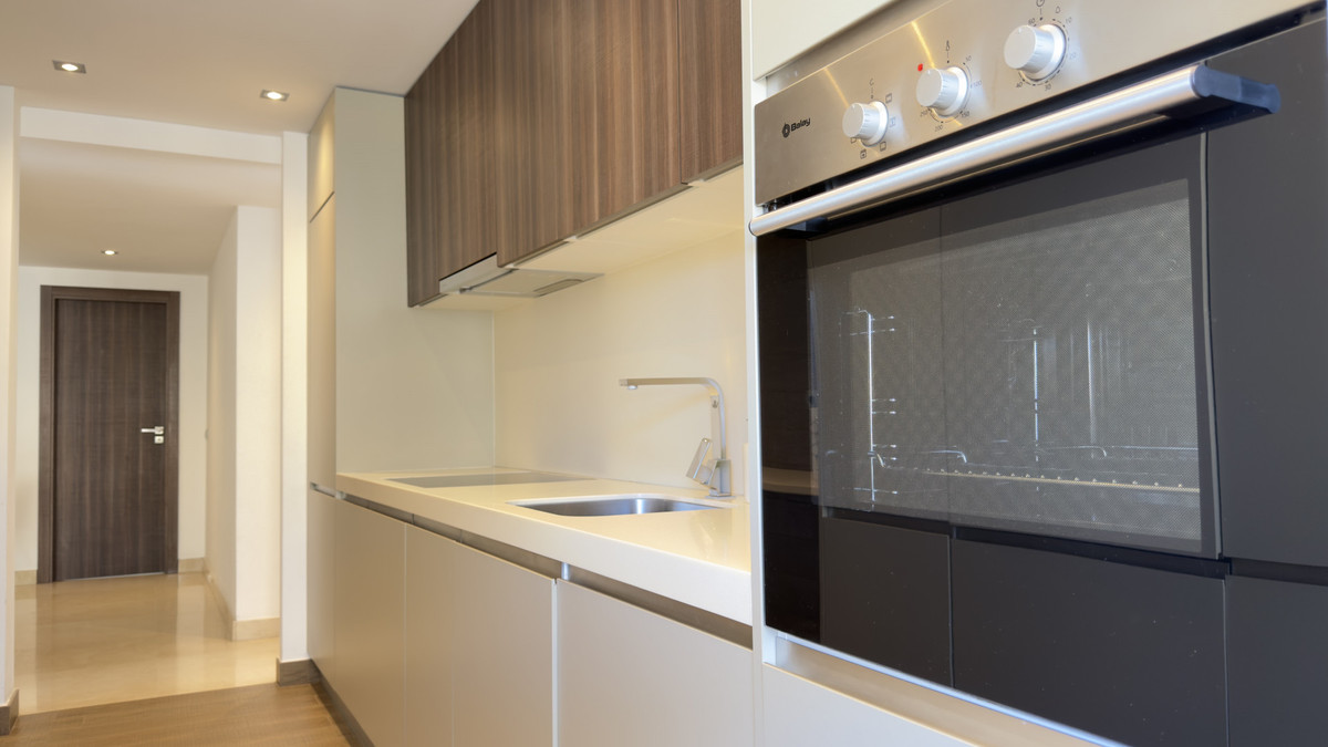 3 Bed Apartment for sale in San Pedro De Alcántara Costa Del Sol, Málaga, Spain