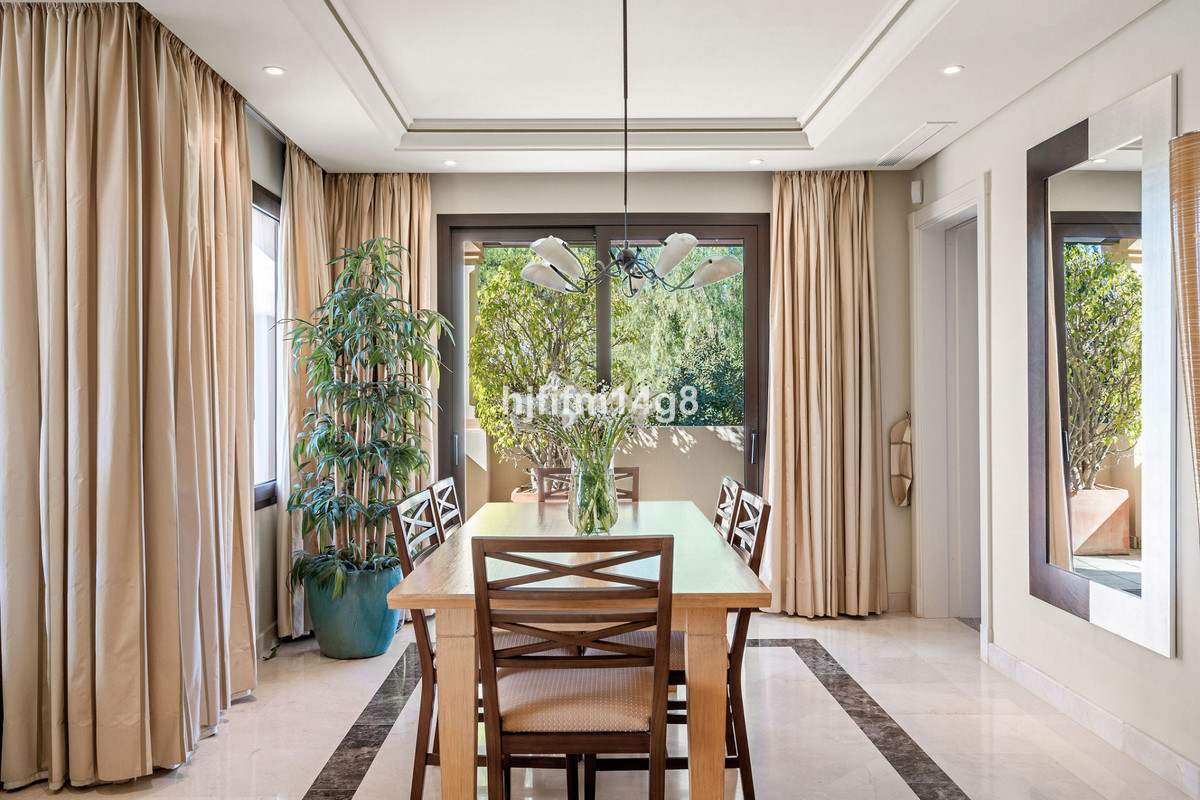 Se vende Apartamento Planta Media de 3 dormitorios en Costa Del Sol, Málaga, España