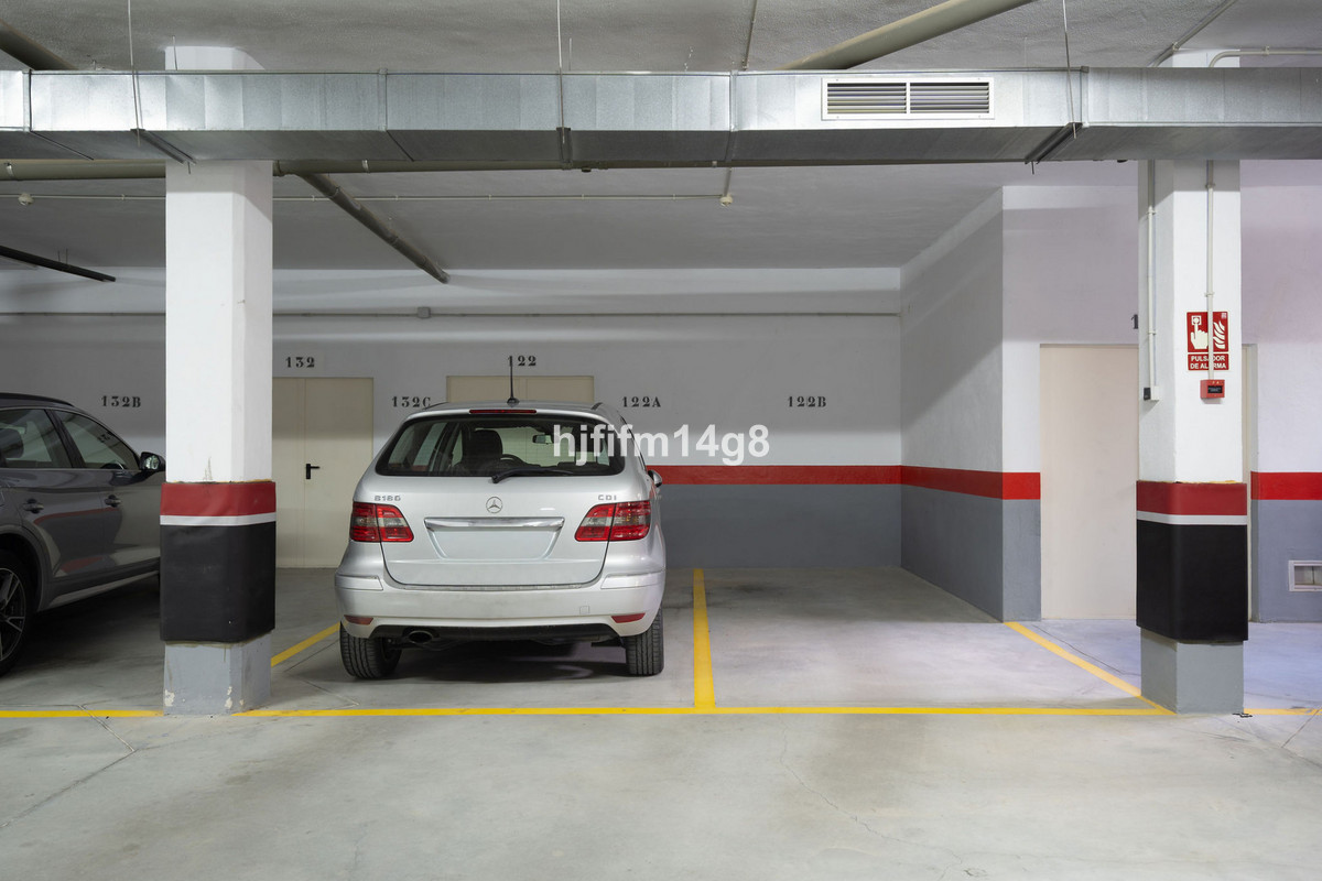Se vende Apartamento Planta Media de 3 dormitorios en Costa Del Sol, Málaga, España