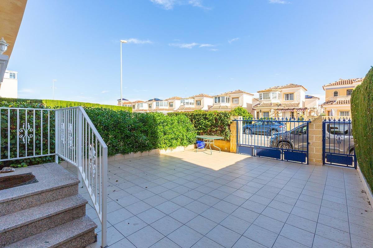 Se vende Villa - Chalet de 2 dormitorios en Costa Blanca, Alicante, España