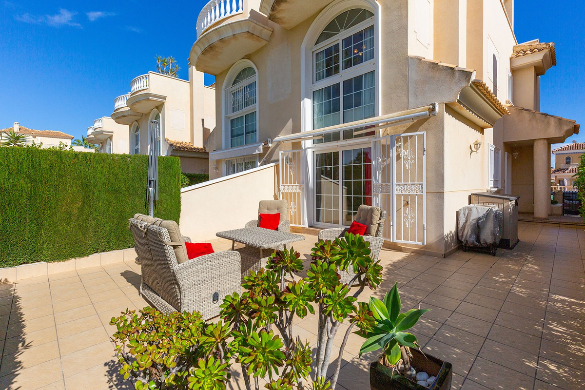 Se vende Villa - Chalet de 2 dormitorios en Costa Blanca, Alicante, España