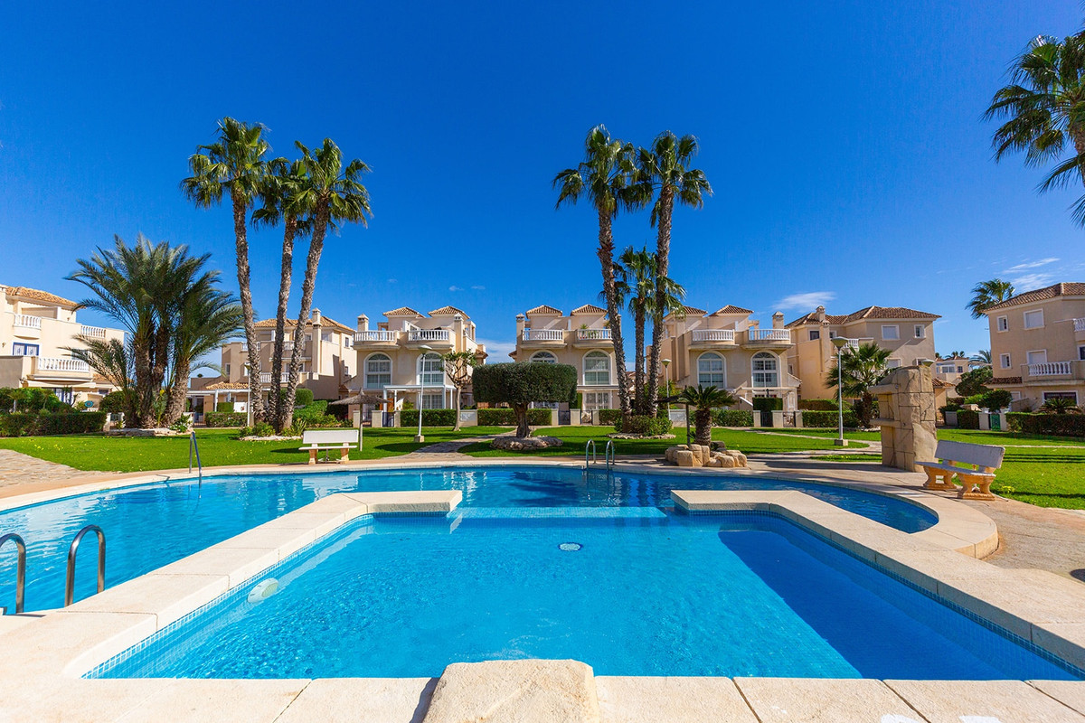 Se vende Villa - Chalet de 2 dormitorios en Costa Blanca, Alicante, España