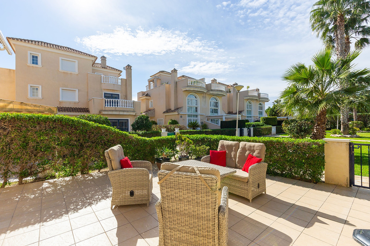 Se vende Villa - Chalet de 2 dormitorios en Costa Blanca, Alicante, España
