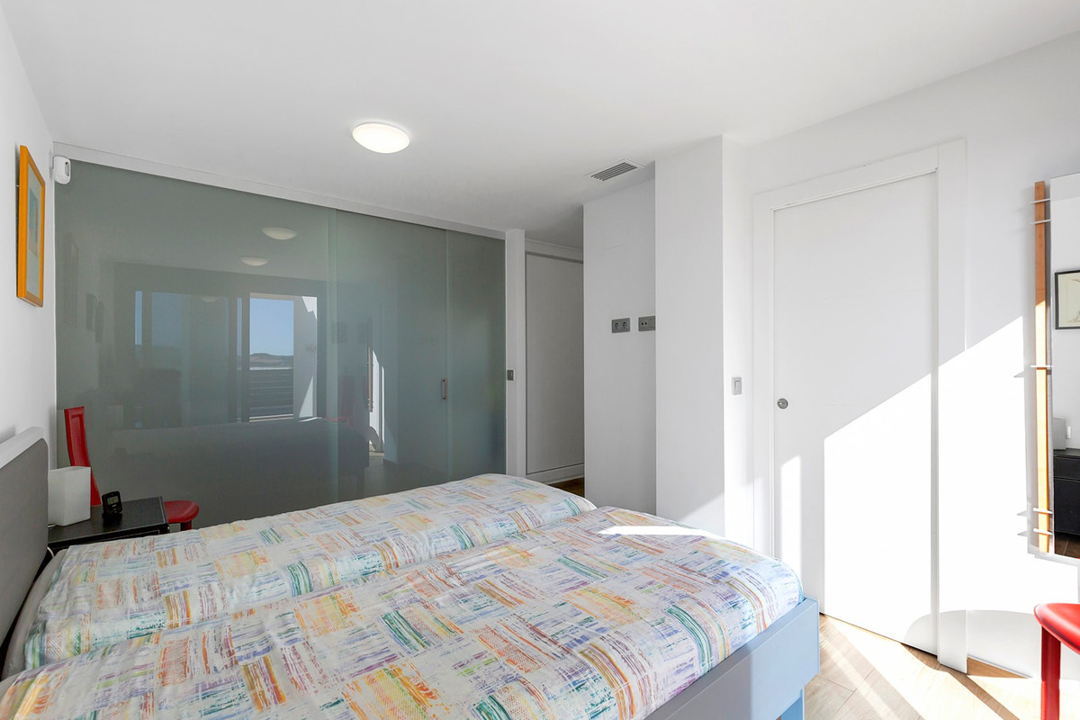 Se vende Villa - Chalet de 3 dormitorios en Costa Blanca, Alicante, España