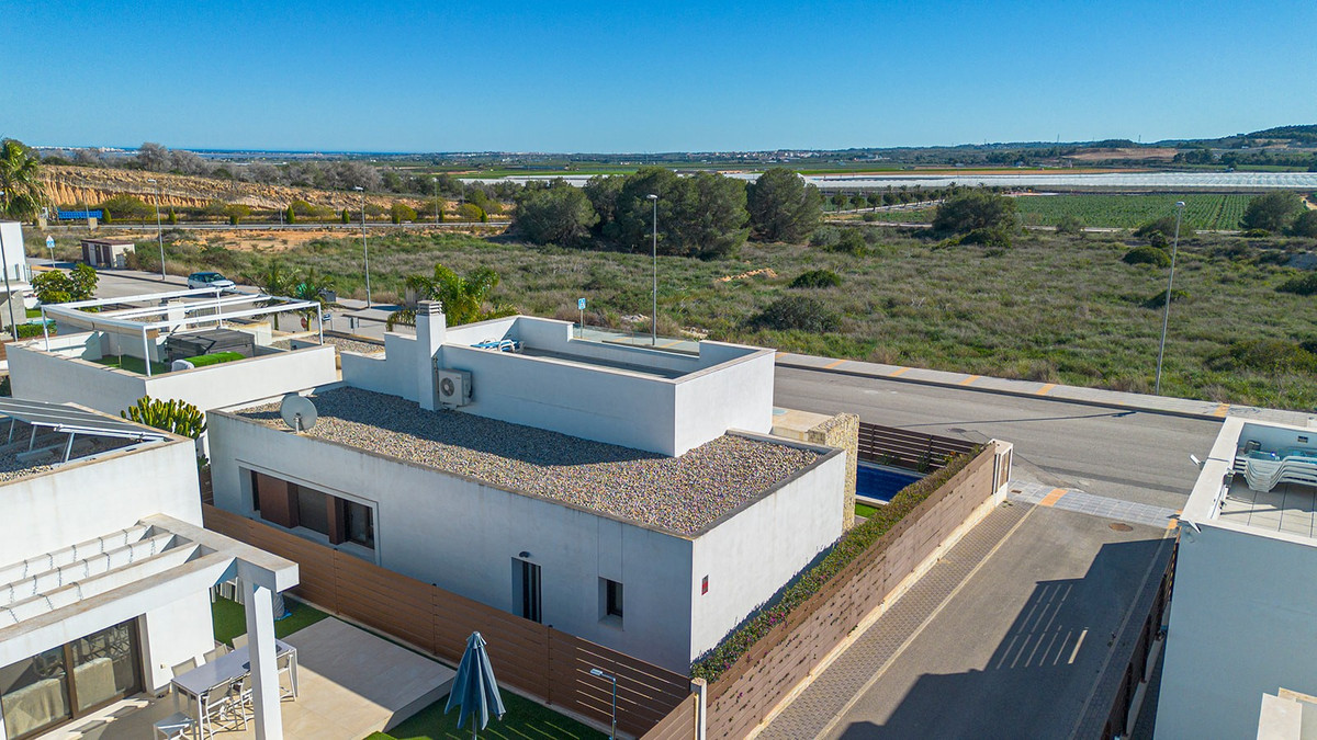 Se vende Villa - Chalet de 3 dormitorios en Costa Blanca, Alicante, España