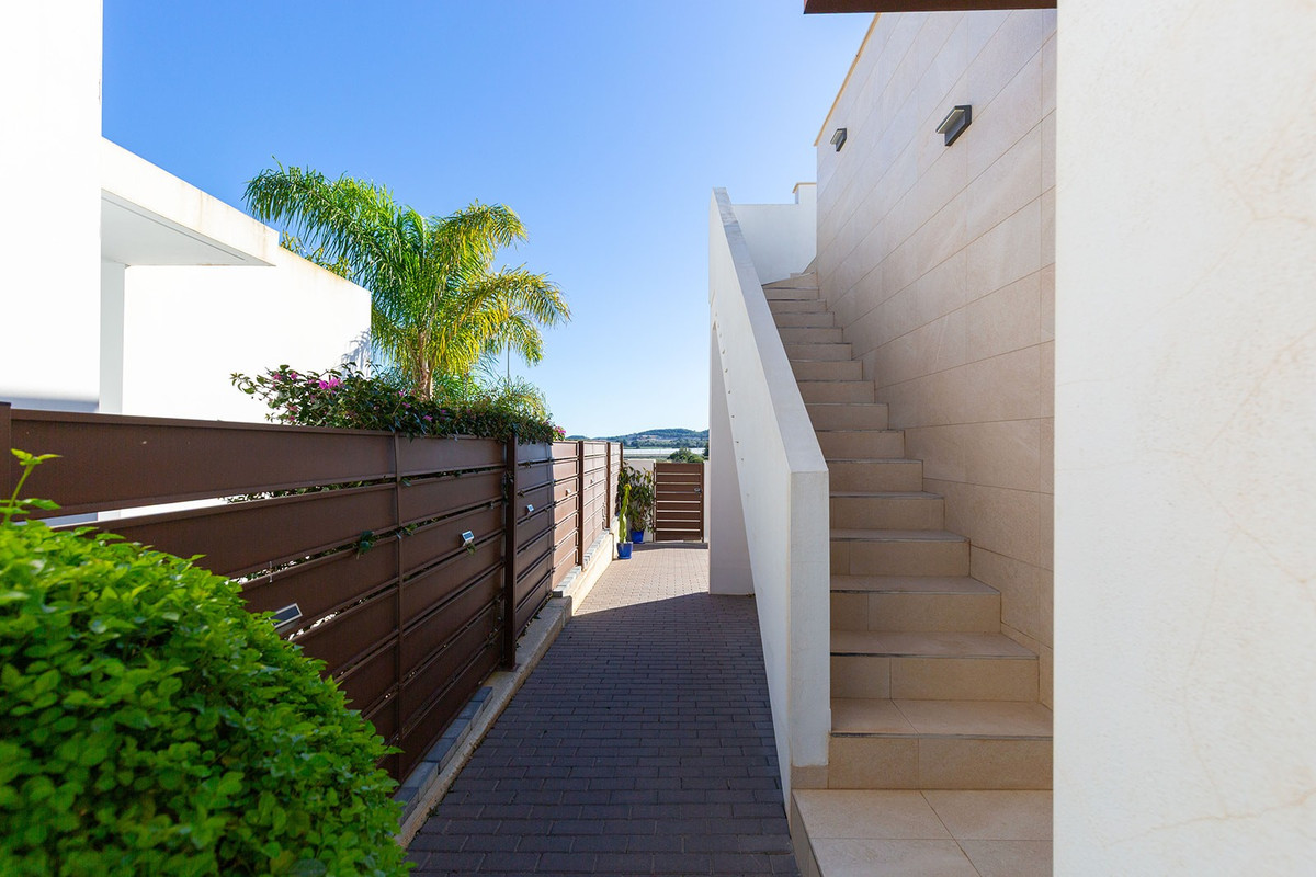 Se vende Villa - Chalet de 3 dormitorios en Costa Blanca, Alicante, España