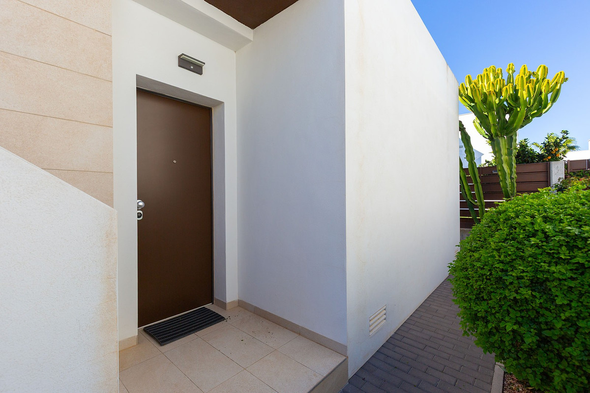 Se vende Villa - Chalet de 3 dormitorios en Costa Blanca, Alicante, España