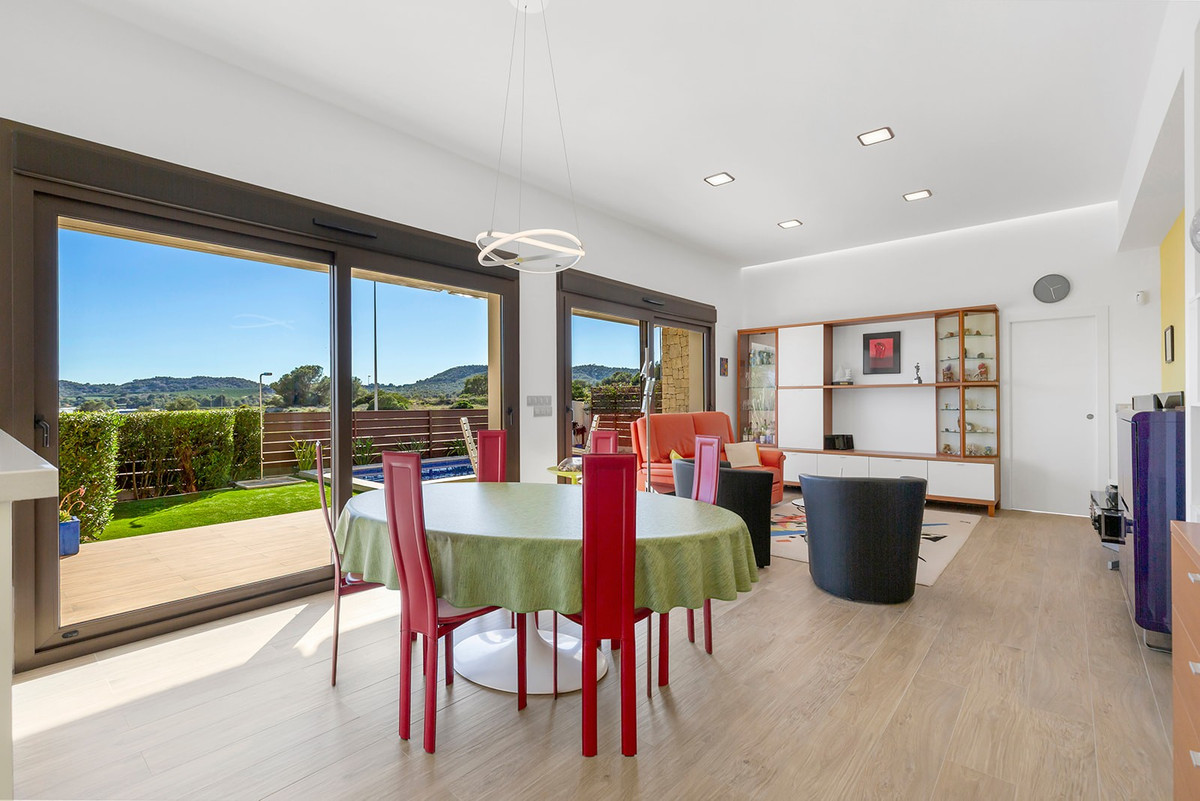 Se vende Villa - Chalet de 3 dormitorios en Costa Blanca, Alicante, España