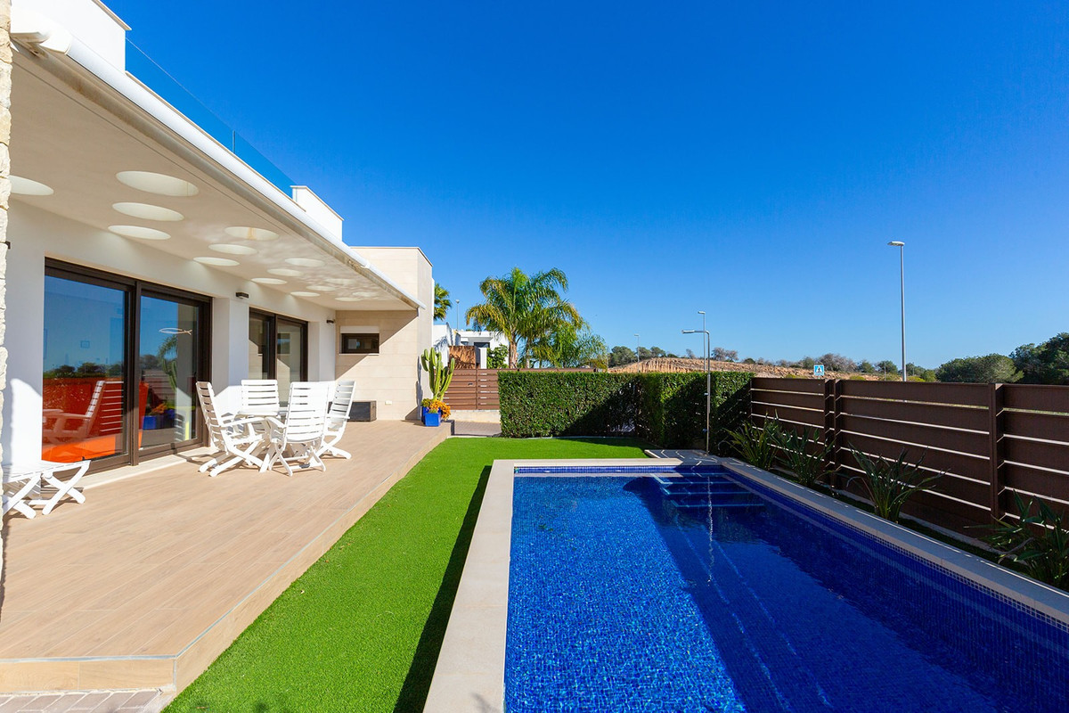 Se vende Villa - Chalet de 3 dormitorios en Costa Blanca, Alicante, España