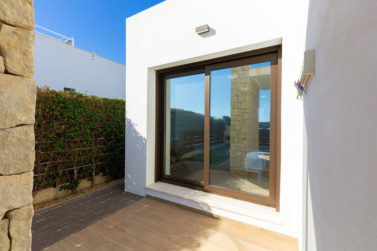 Se vende Villa - Chalet de 3 dormitorios en Costa Blanca, Alicante, España