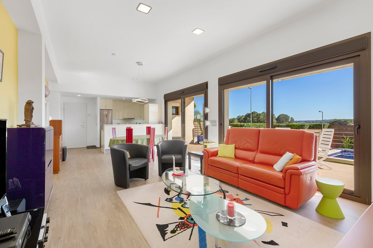 Se vende Villa - Chalet de 3 dormitorios en Costa Blanca, Alicante, España
