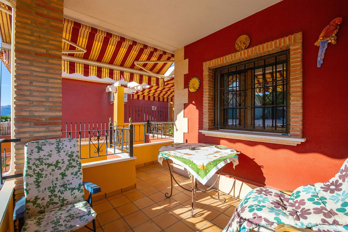 Se vende Villa - Chalet de 3 dormitorios en Costa Blanca, Alicante, España