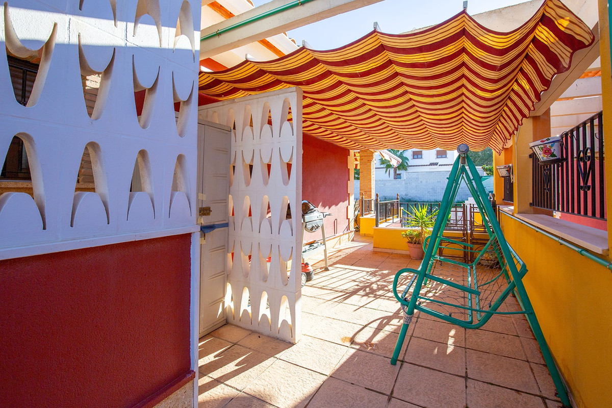 Se vende Villa - Chalet de 3 dormitorios en Costa Blanca, Alicante, España