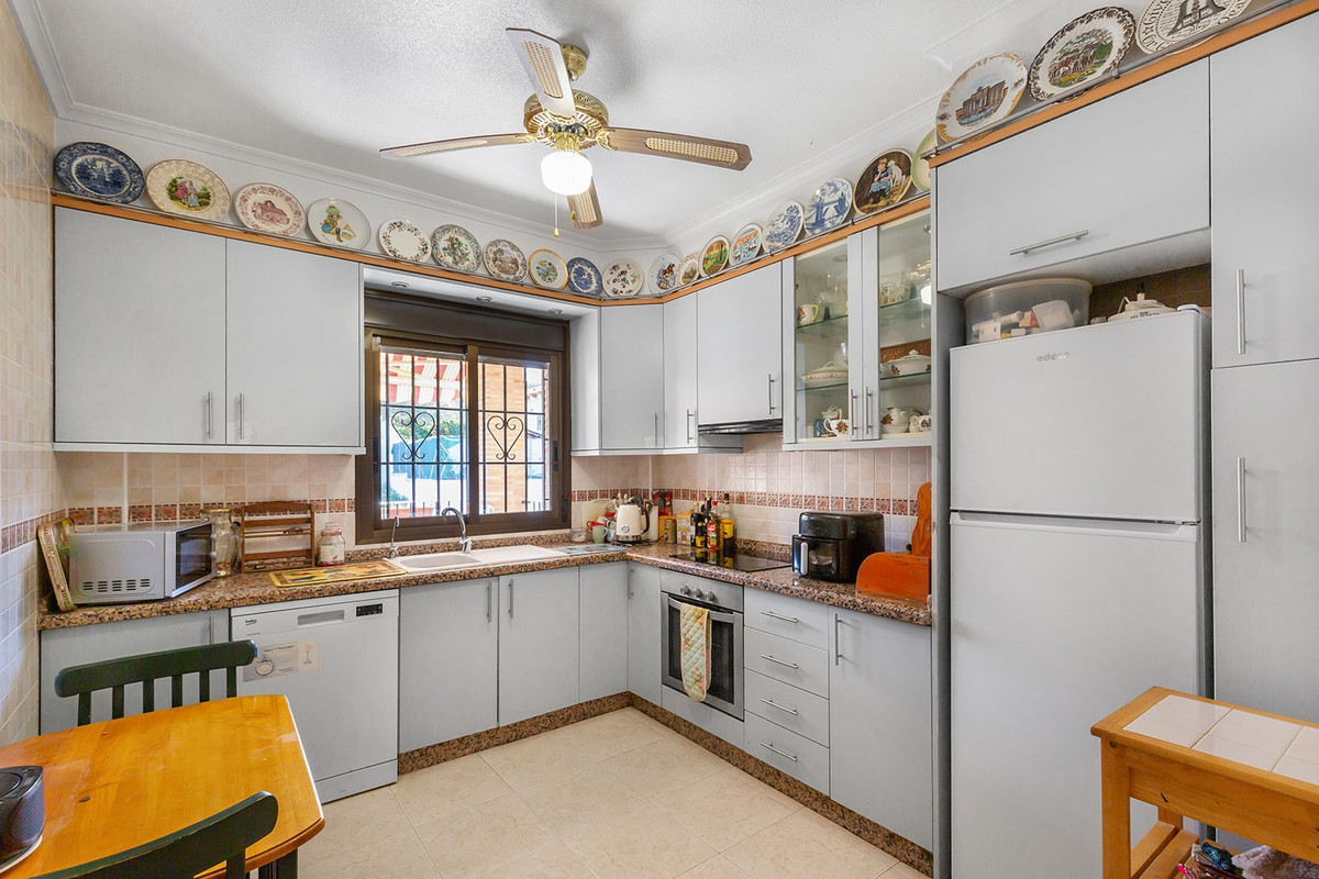 Se vende Villa - Chalet de 3 dormitorios en Costa Blanca, Alicante, España
