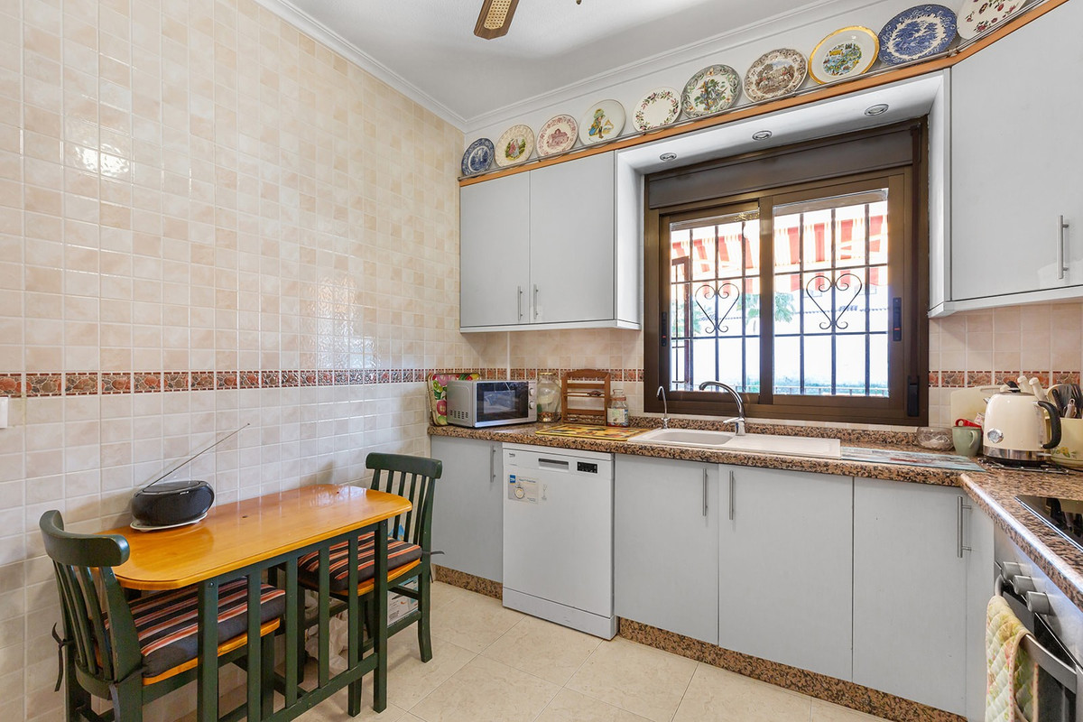 Se vende Villa - Chalet de 3 dormitorios en Costa Blanca, Alicante, España