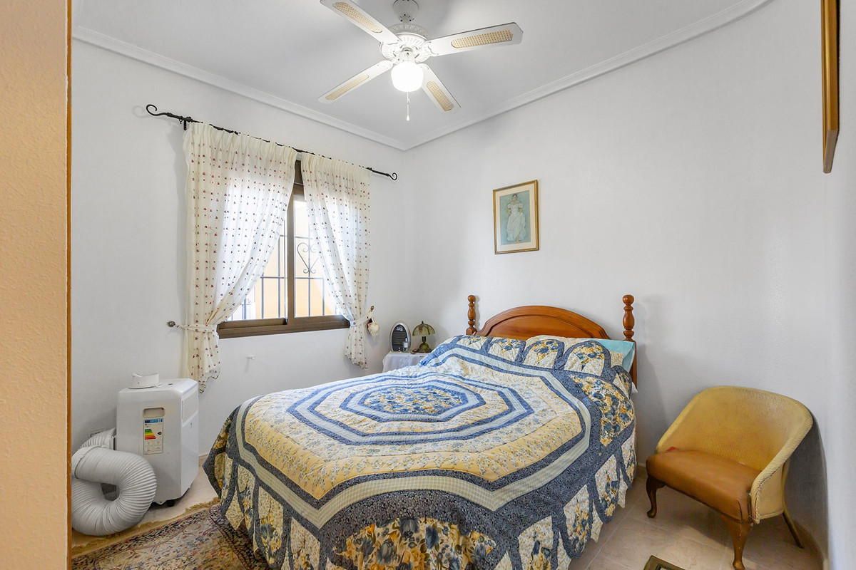 Se vende Villa - Chalet de 3 dormitorios en Costa Blanca, Alicante, España