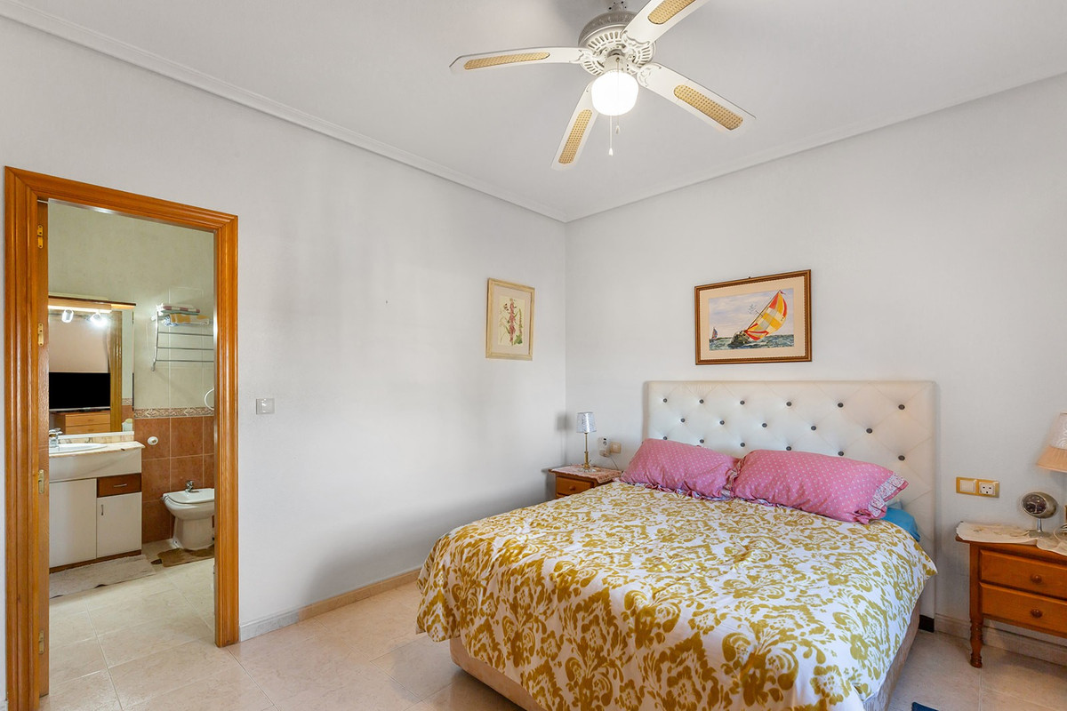 Se vende Villa - Chalet de 3 dormitorios en Costa Blanca, Alicante, España