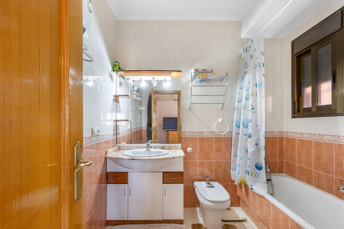 Se vende Villa - Chalet de 3 dormitorios en Costa Blanca, Alicante, España