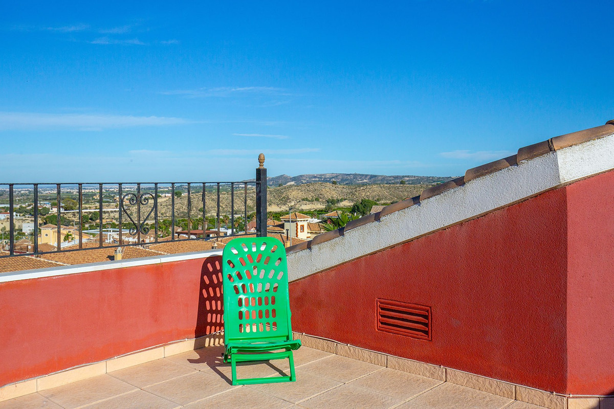 Se vende Villa - Chalet de 3 dormitorios en Costa Blanca, Alicante, España