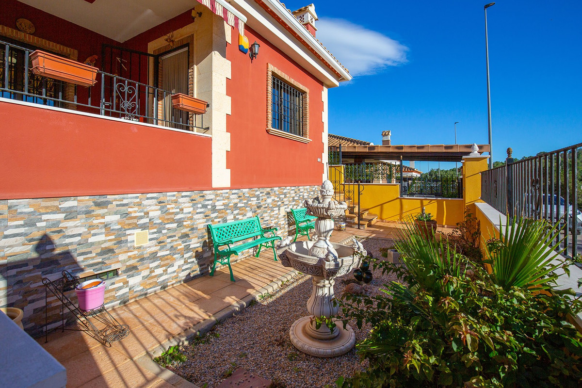 Se vende Villa - Chalet de 3 dormitorios en Costa Blanca, Alicante, España
