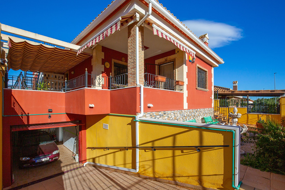 Se vende Villa - Chalet de 3 dormitorios en Costa Blanca, Alicante, España