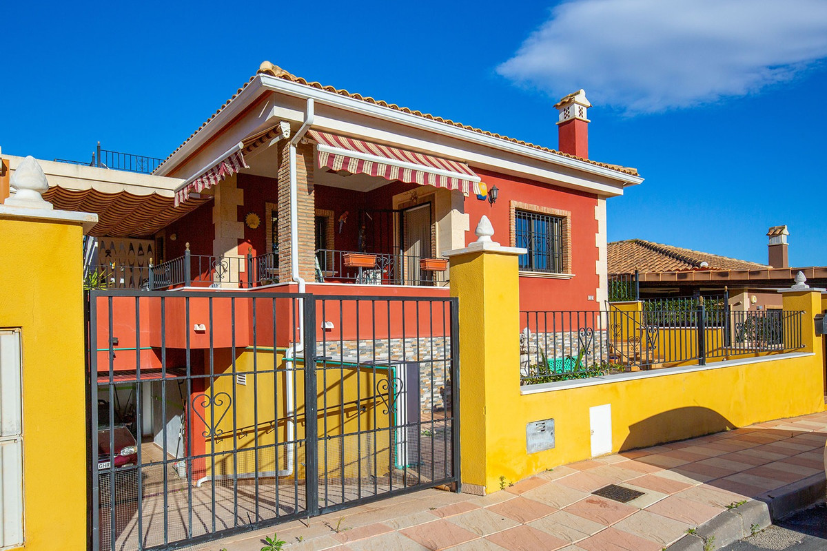 Se vende Villa - Chalet de 3 dormitorios en Costa Blanca, Alicante, España