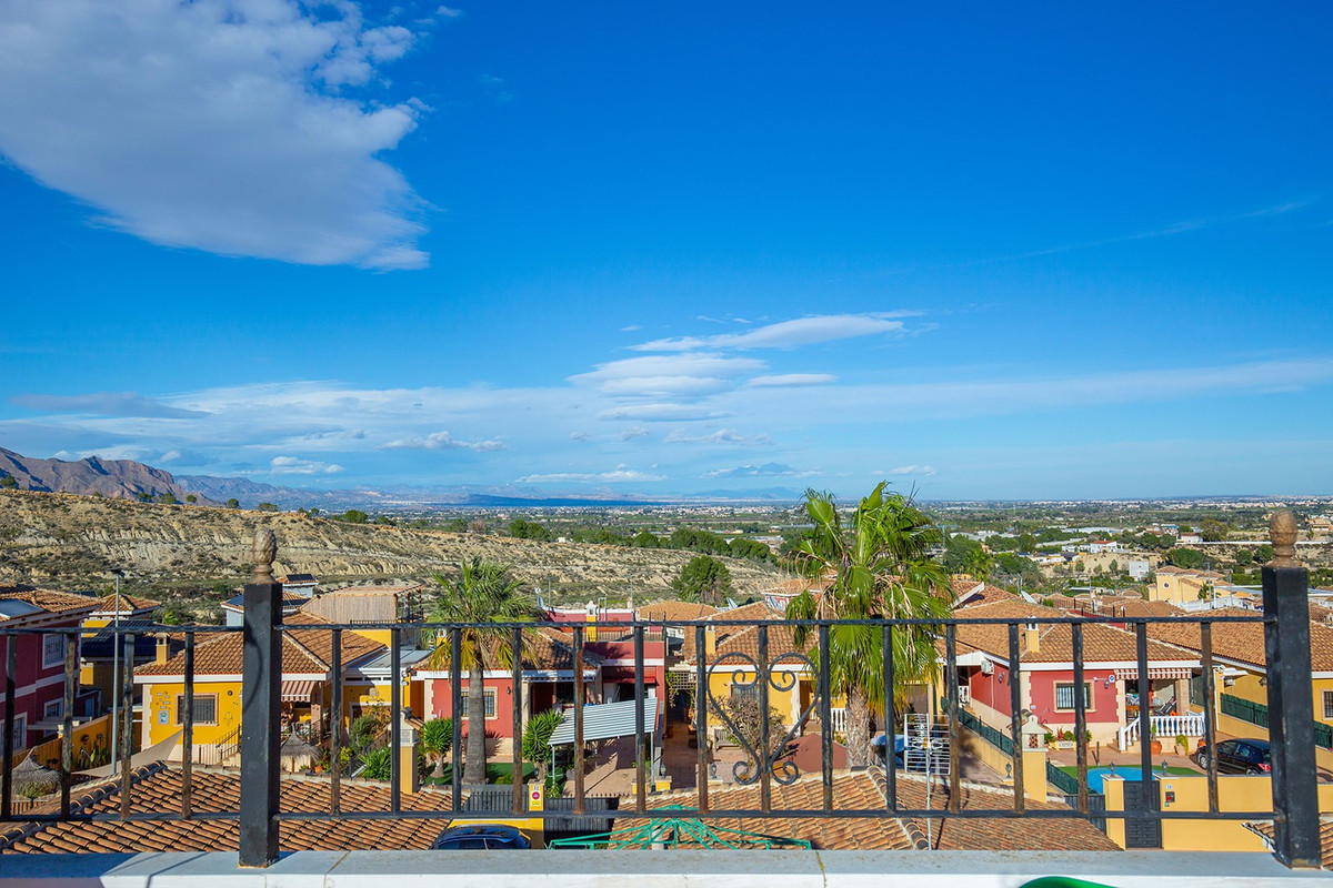 Se vende Villa - Chalet de 3 dormitorios en Costa Blanca, Alicante, España
