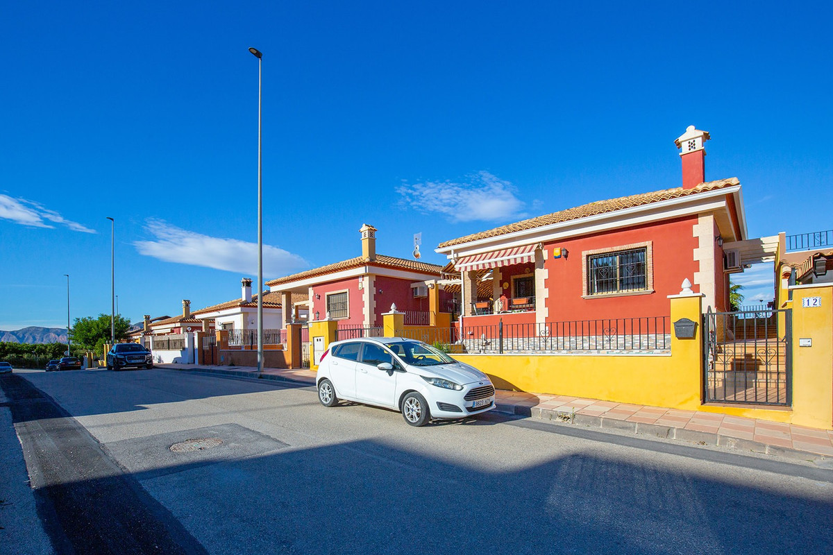 Se vende Villa - Chalet de 3 dormitorios en Costa Blanca, Alicante, España