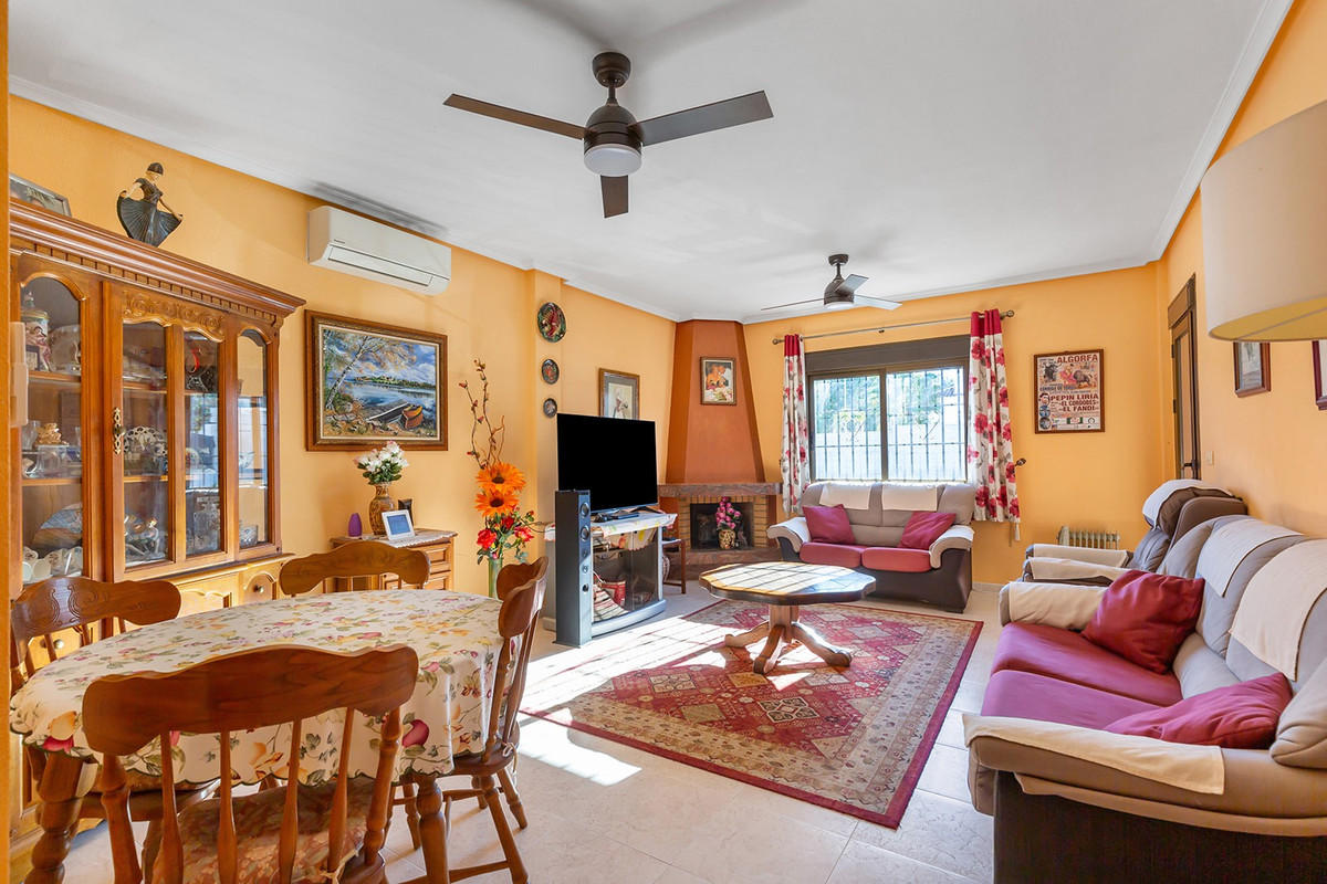 Se vende Villa - Chalet de 3 dormitorios en Costa Blanca, Alicante, España