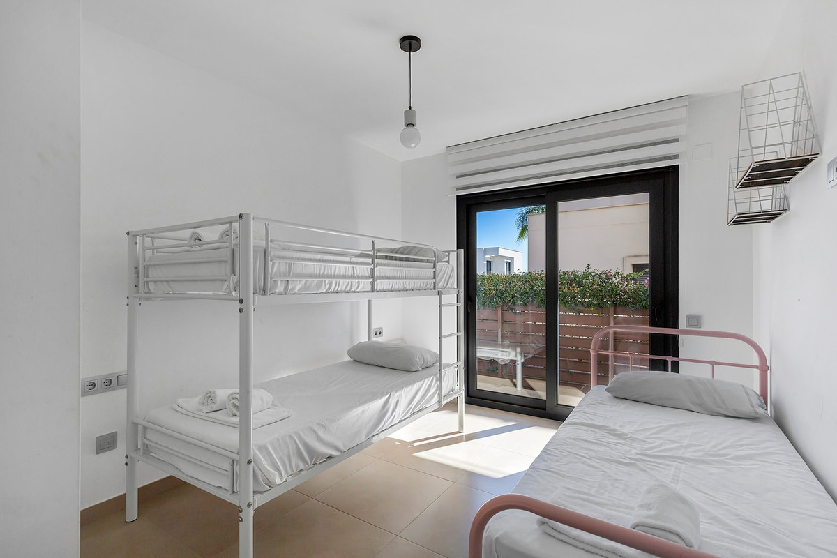 Se vende Villa - Chalet de 3 dormitorios en Costa Blanca, Alicante, España