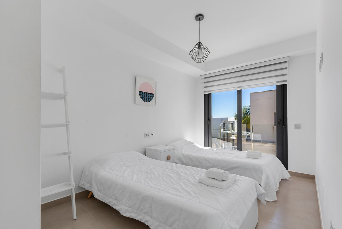 Se vende Villa - Chalet de 3 dormitorios en Costa Blanca, Alicante, España