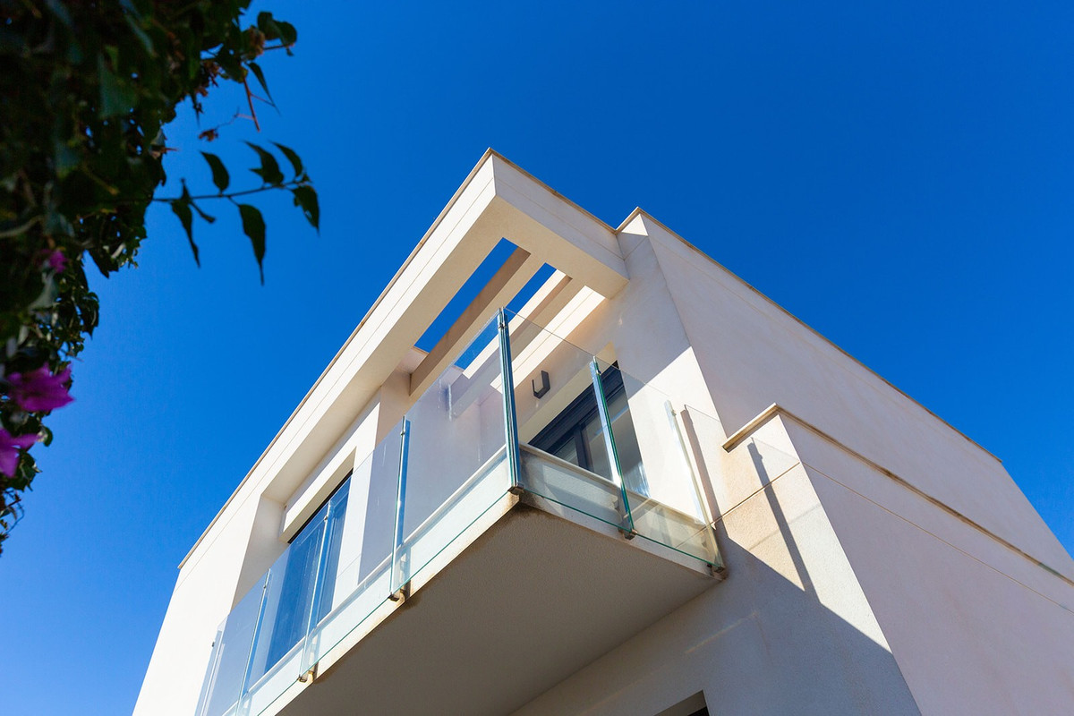 Se vende Villa - Chalet de 3 dormitorios en Costa Blanca, Alicante, España