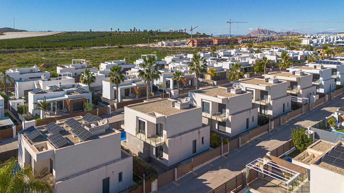 Se vende Villa - Chalet de 3 dormitorios en Costa Blanca, Alicante, España