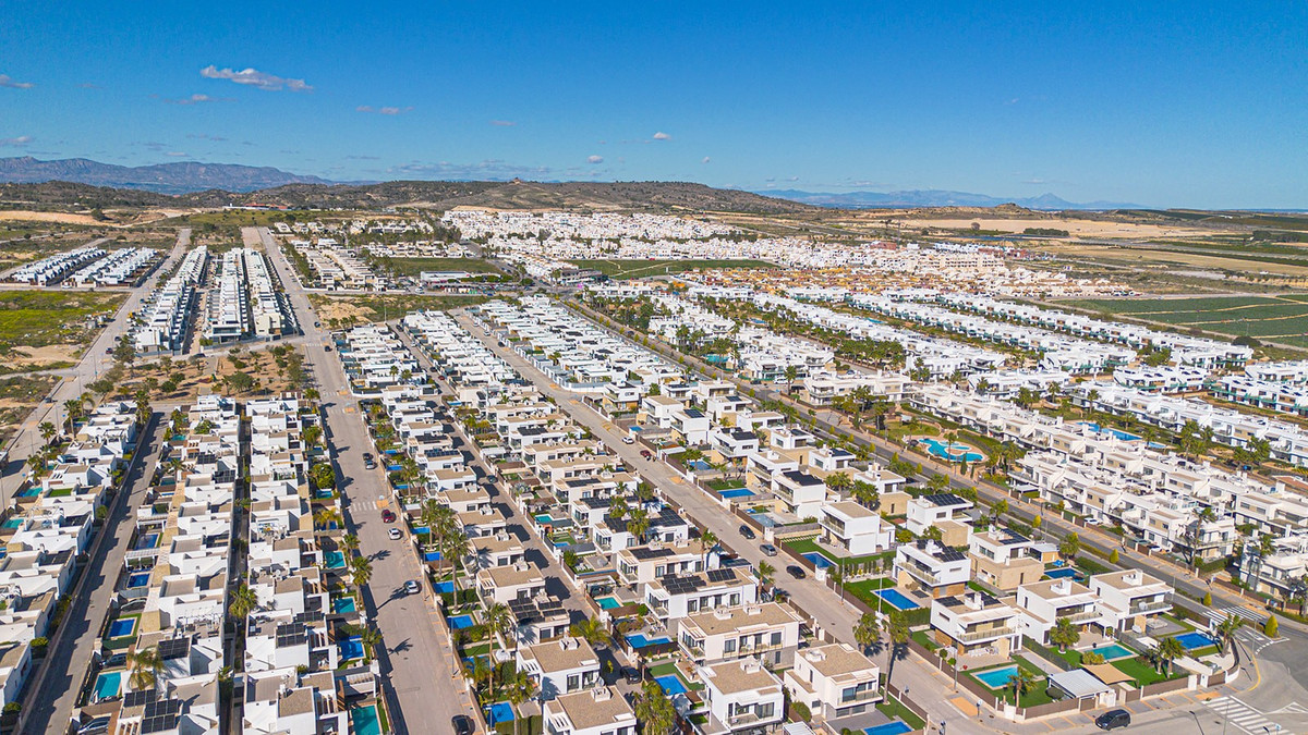 Se vende Villa - Chalet de 3 dormitorios en Costa Blanca, Alicante, España